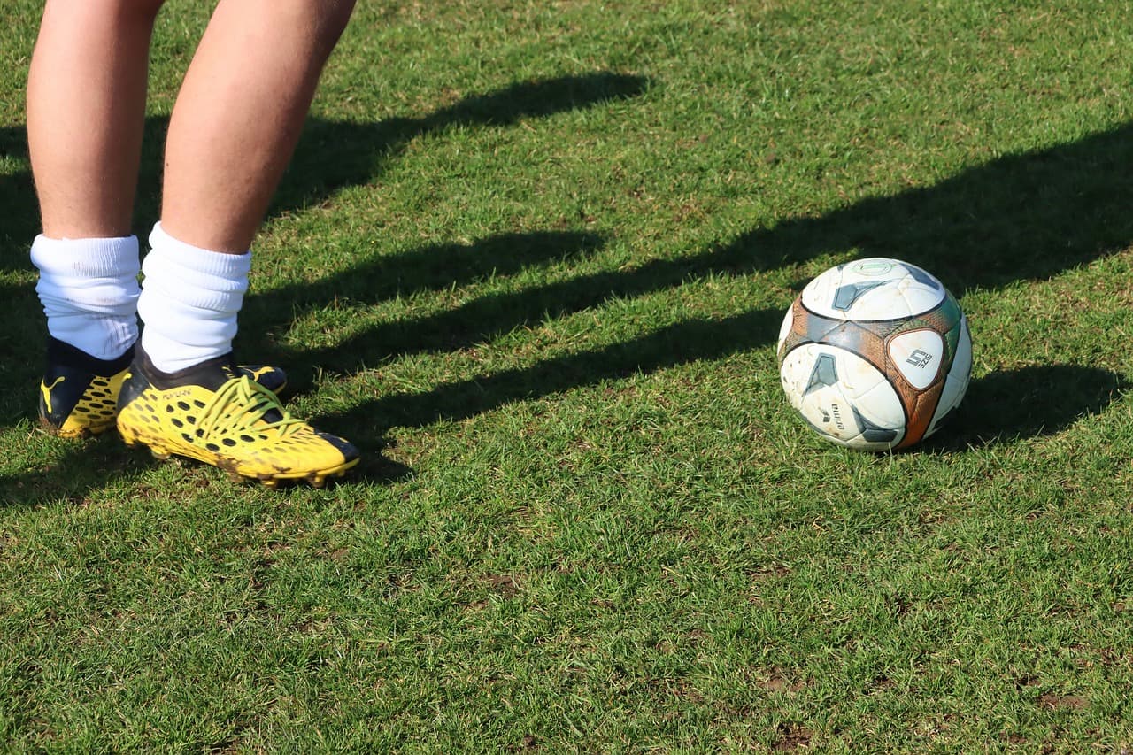 CÓMO CONVERTIRSE EN UN MEJOR FUTBOLISTA: HABILIDADES Y CONSEJOS ESENCIALES